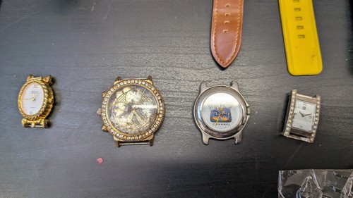 Huge Watch Lot Estate Find Untested Vintage and Modern for repair and parts - Picture 13 of 17