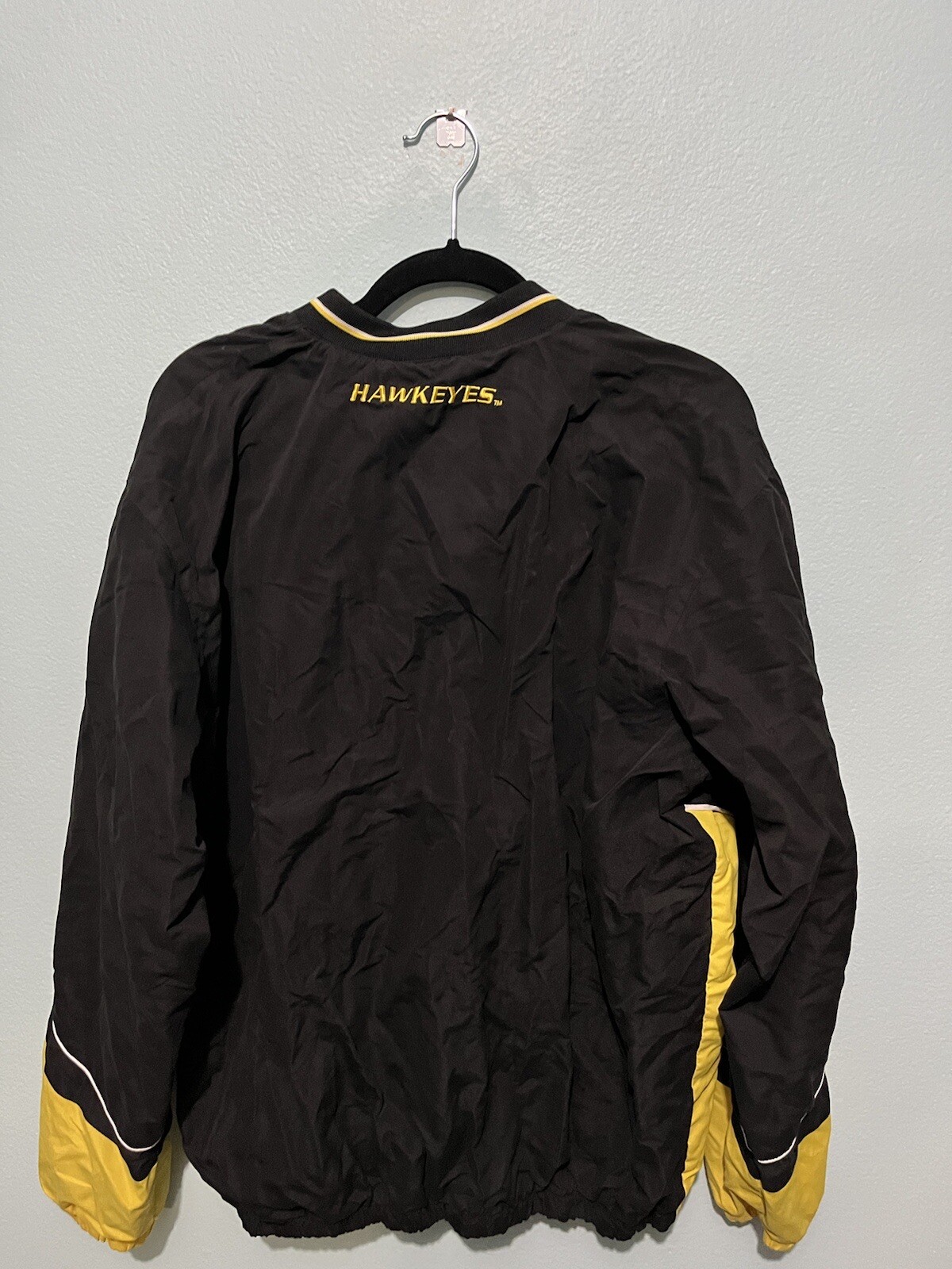 Iowa Hawkeyes Vintage VNeck Windbreaker Pullover Jacket Men's Large 58