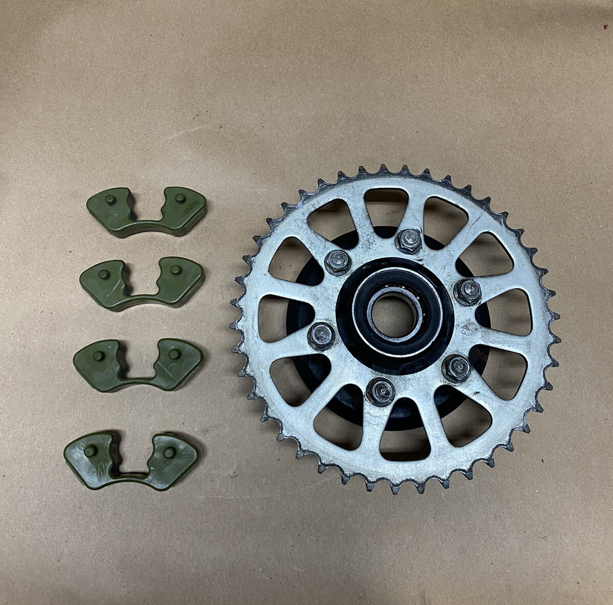 リ。 19-22 KAWASAKI ZX6R ZX636 ZX6 ZX 6R 636 OEM REAR SPROCKET