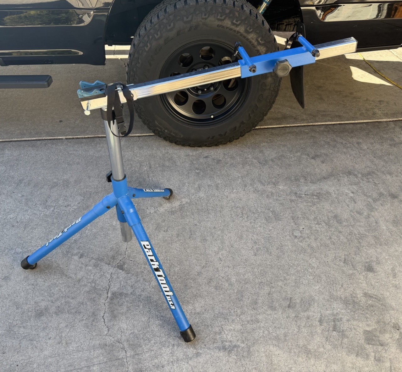 Park Tool PRS-20 Team Issue  Bicycle Repair Stand Good Condition Ships Same Day
