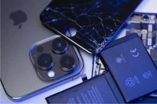 iPhone Battery and Screen Replacement Service