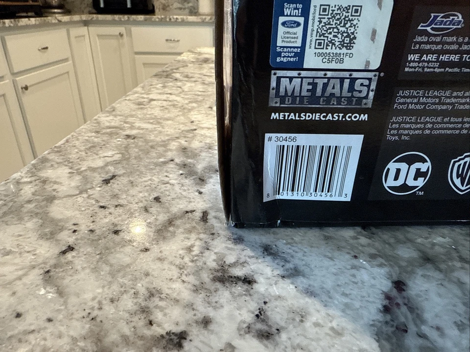 DC Comics Bombshells Harley Quinn 1951 Mercury Diecast 1:24 Jada Toys - Image 4 of 4