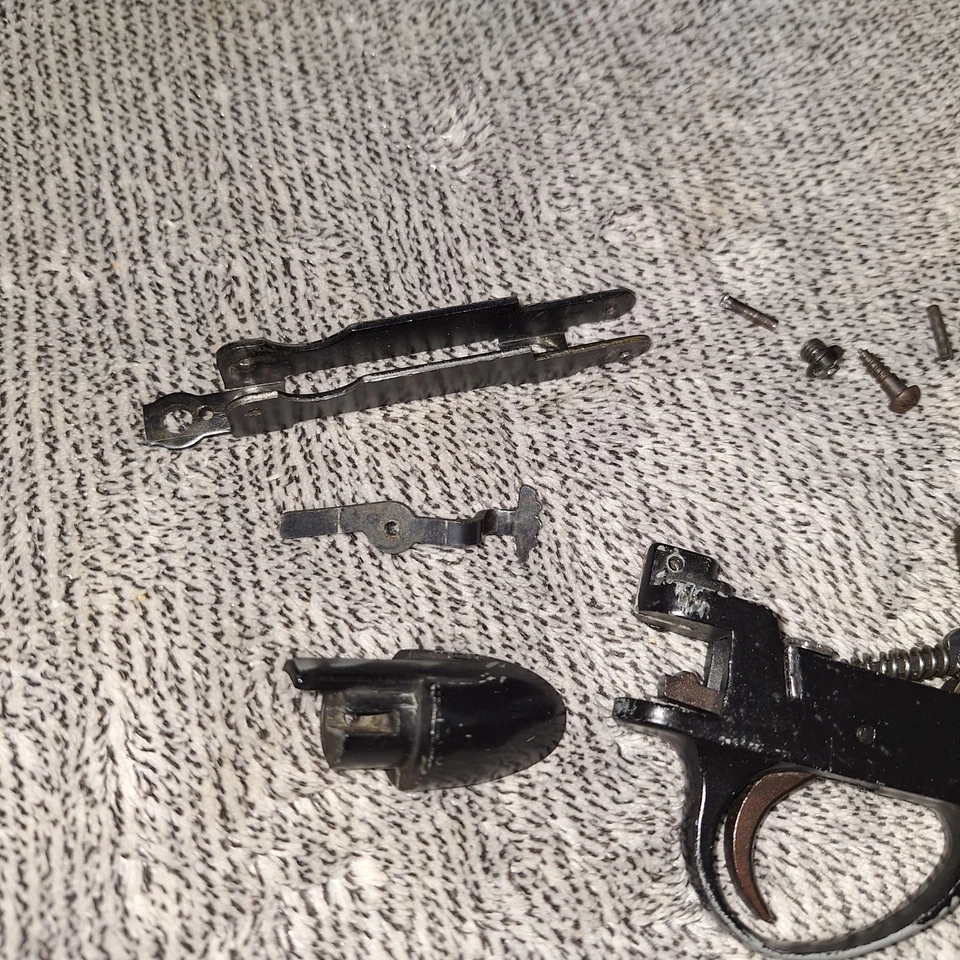 Grupo de gatillo de acción de perno Stevens modelo 35 22lr de colección se adapta a algunos modelos salvajes también Foto 3 de 4