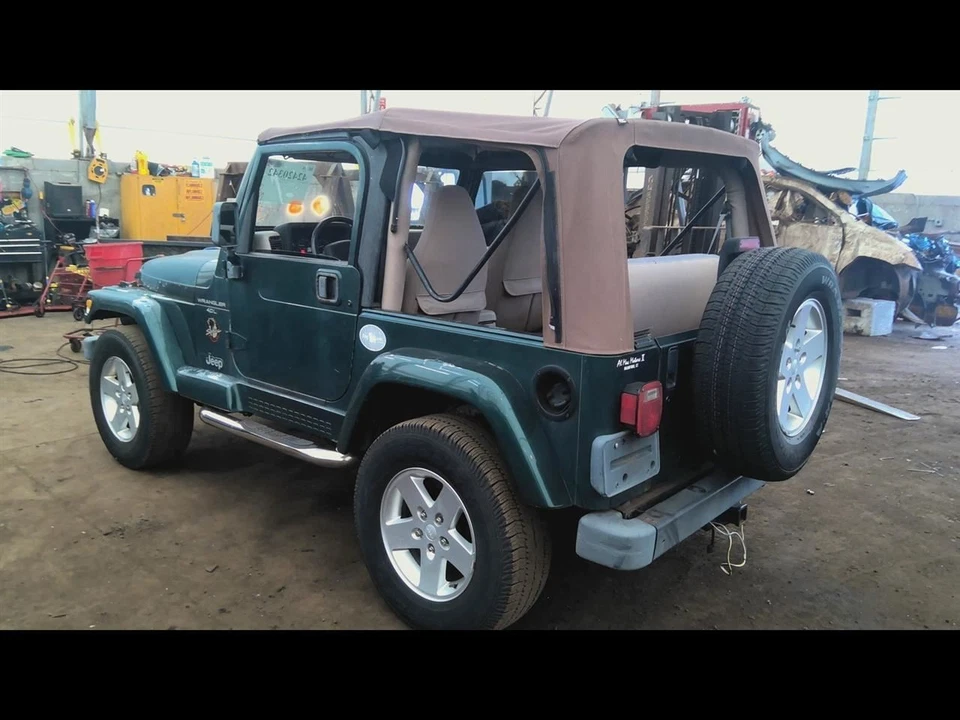 Radiator Fits 97-06 WRANGLER 6678434 Foto 4 de 4