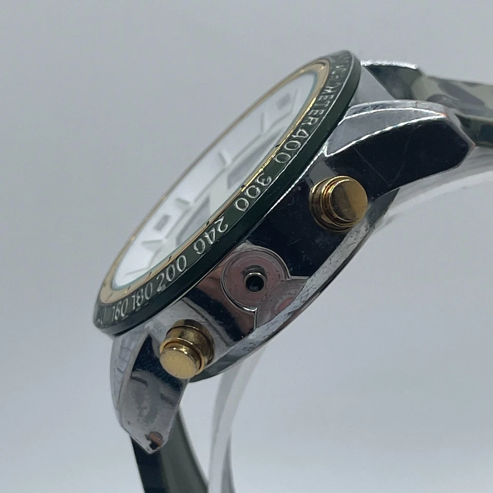 Kenneth Cole Reloj Digital Reacción 46mm Estuche Cronógrafo Alarma Día Fecha Mes Foto 3 de 4