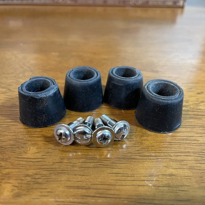 Feet With Screws | Breadman TR2500BC Ultimate Plus