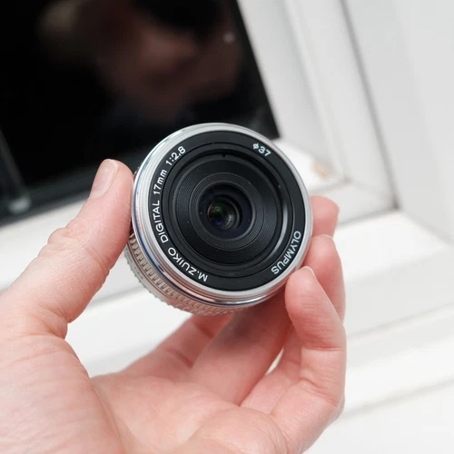 Olympus M.Zuiko Digital 17mm f/2.8 Pancake Micro Four Thirds M43 MFT Lens Silver - Picture 7 of 8