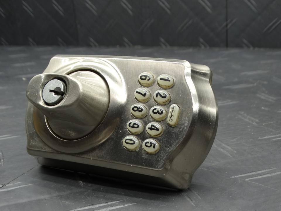 Schlage Camelot Satin Nickel Electronic Keypad Deadbolt Lock BE365