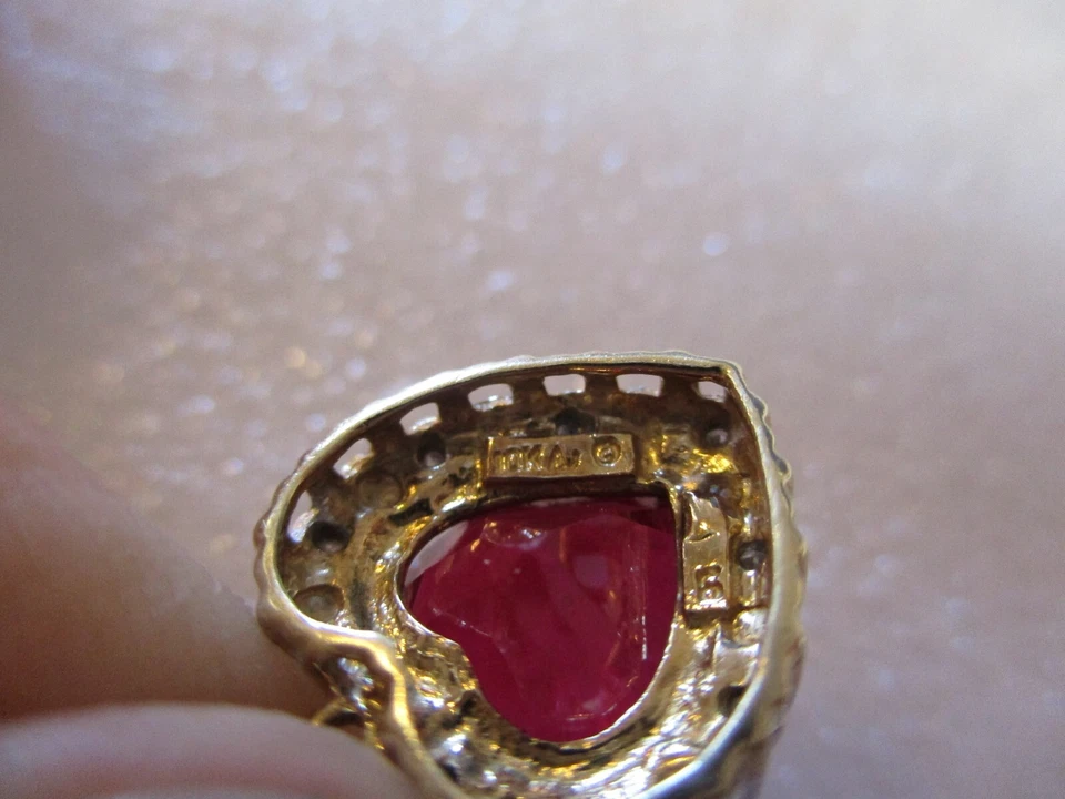 ALWAND VAHAN 10K 黄色和白色黄金钻石和心形宝石吊坠 — 第 4/4 张图片