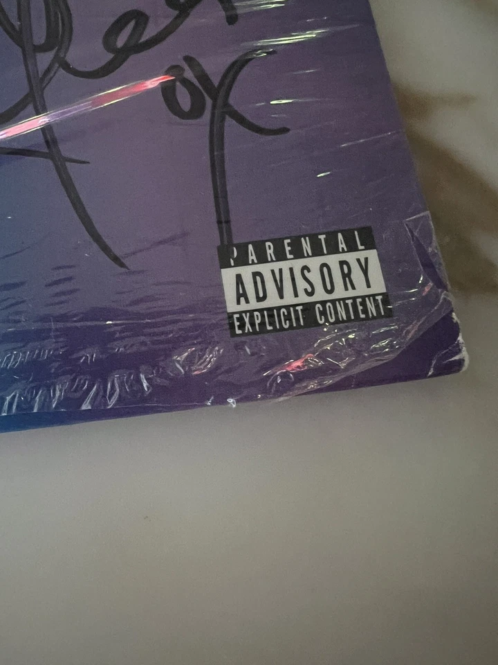 SIGNED IGGY AZALEA THE END OF AN ERA SIGNED LP VINYL - Image 2 of 4