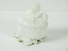 Vallerysthal Deckeldose Opalinglas  (66)