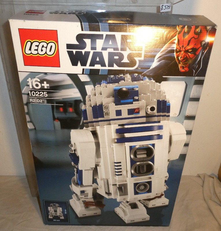 LEGO STAR WARS 10225 R2-D2 new sealed inc box protector 2013