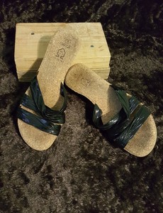 size 40 sandals