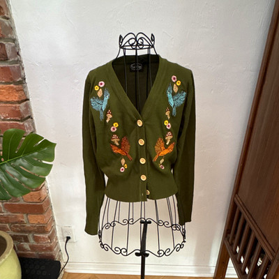 Voodoo Vixen Green Embroidered Bird V-Neck Button Front Knit Cardigan 6