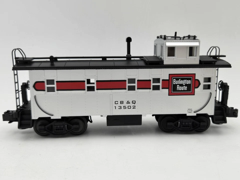 MTH Rail King 30-77027 Burlington Route Offset Steel Caboose - Lighted - CB&Q - Image 4 of 4