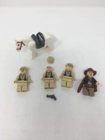 LEGO 7622 Race for the Stolen Treasure Indiana Jones