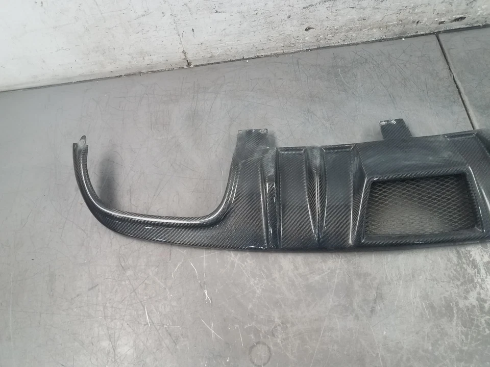 2011 梅赛德斯奔驰 AMG C 63 后保险杠碳扩散器 - * #7010 — 第 4/4 张图片