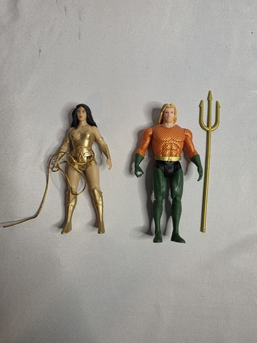 McFarlane Super Powers Wonder Woman & Aquaman Gold Chase sciolto