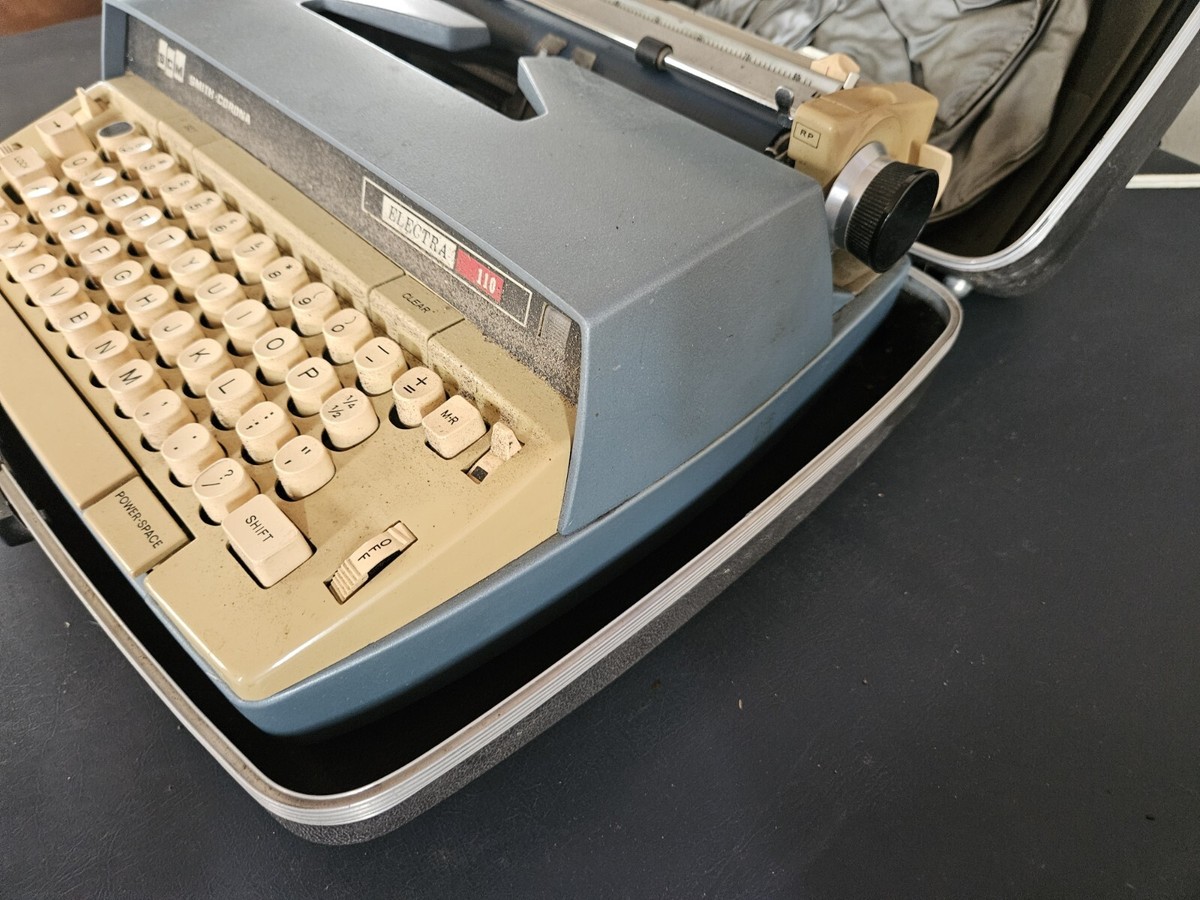 電動タイプライター SMITH・CORONA ELECTRA110 1968 Smith Corona Electra 110 on the Typewriter Database