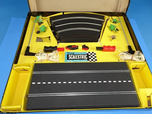 SCALEXTRIC 1/32 SCALE SLOT TRACK SET CM4 NOS?