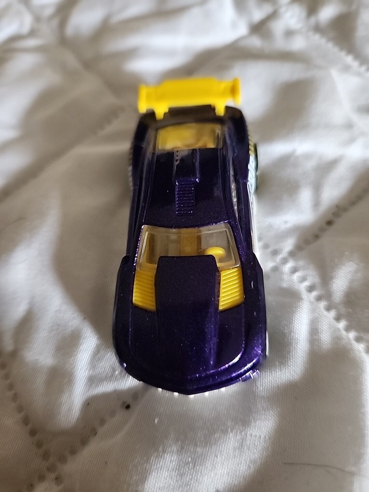 Mattel  2010 Matchbox 2011 Chevy Camaro Purple Race Car Toy 1:64 Diecast Model