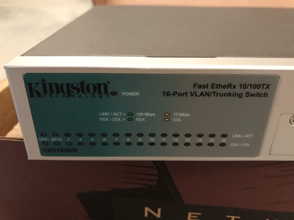 Conmutador VLAN troncal Kingston 16 puertos Fast Ethernet montaje en rack NUEVO EN CAJA Foto 3 de 4