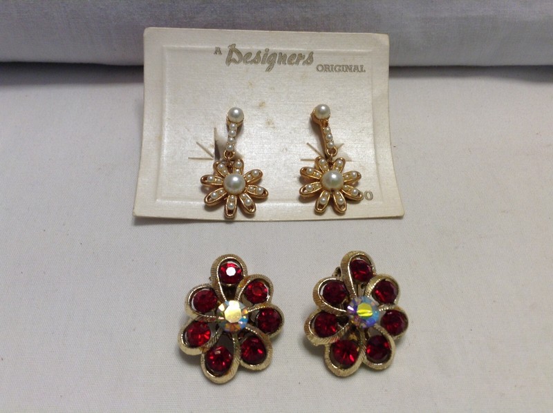 Lot of 2 Vintage Clip On Earrings Rhinestone Faux Pearl
