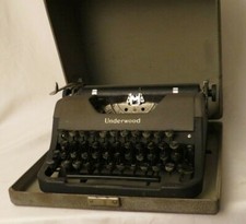 Vintage Underwood Typewriter thumbnail