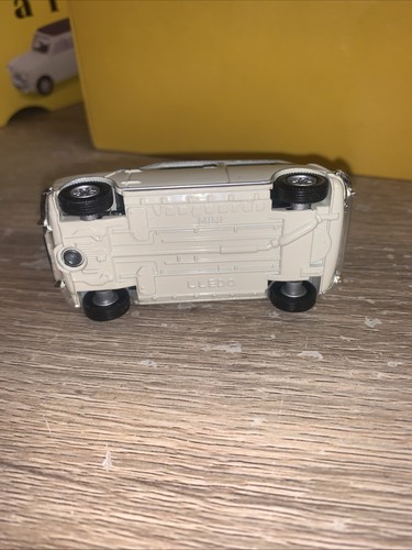 Vanguards Limited Edition Mini Copper 304/5000 Die-cast Collectible - Picture 8 of 10