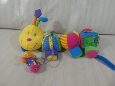 HTF Vintage Caterpillar Plush Kids II 2 Rattle Crinkles Learning SuctionCups D1