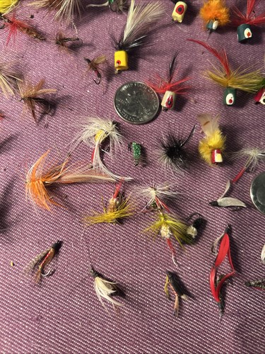 Vtg 1950’s-60’s HUGE LOT 65pc of FLY FISHING FLIES LURES HOMEMADE HAND TIED - Picture 14 of 21