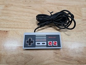 Nintendo NES Console 5 Games. Mario 1, 2, 3, Tetris Zapper New 72 Pin Connector 