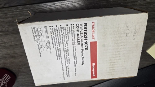 Honeywell R8182H1070/U Aquastat Protector Circulator High or Low Limit 130-240 D
