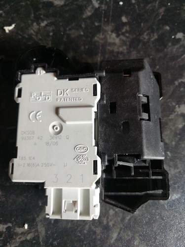 Waschmaschine Türschloss Verriegelung HOTPOINT BIWMHG71284U BI WMHG 71284 UK