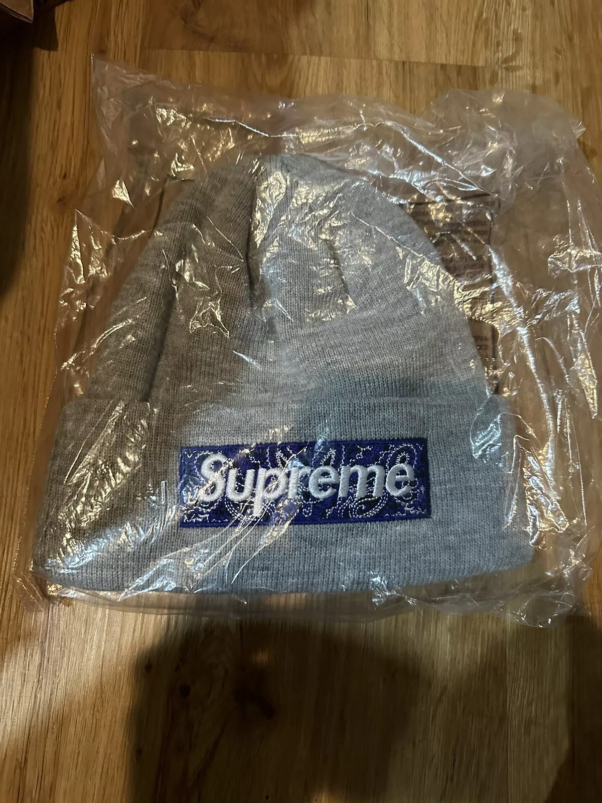 Boîte marine neuve Supreme x nouvelle ère bruyère gris bandana logo Beanie FW19
