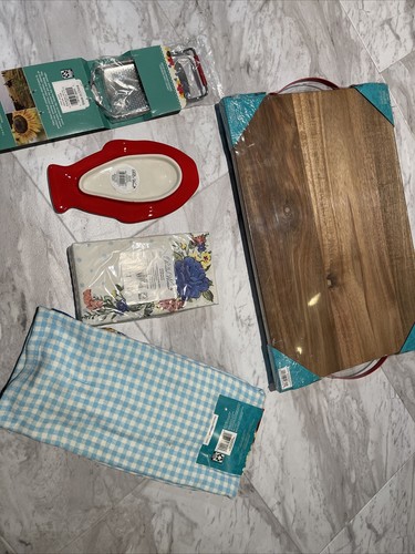 Pioneer Woman LOT 2 Pc Acacia Wood Cutting Board, Spicy Cowgirl Towel Grater Etc - Picture 7 of 7