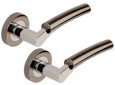 Black Nickel / Polished Chrome ULTIMO Lever Door Handle on Round Rose (3575)