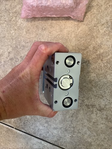 FESTO DFM-25-25-P-A-KF Pneumatic Guided Actuator Cylinder 170923 # NEW - Picture 3 of 6