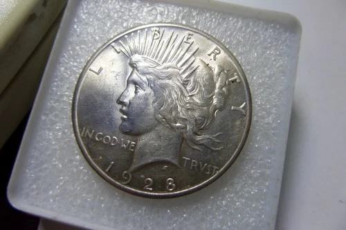 1928-P Peace Silver Dollar $1 Philadelphia One 90% KEY DATE! XF-AU NICE!