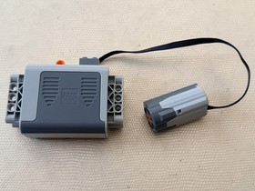 LEGO TECHNIC Power Functions Battery Box 88000 & 8881, Servo Motor 8883 + Wheels