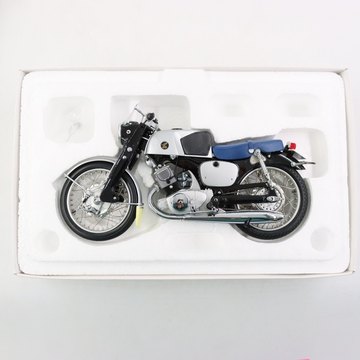 Ebbro 10024 Honda Cb92 Black 1/10 Scale for sale online | eBay Ebbro 10024 Honda Cb92 Black 1/10 Scale for sale online | eBay