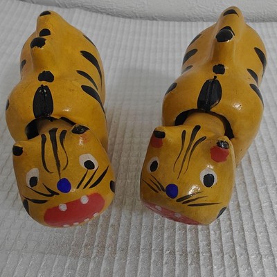 Red Beko Amulet Lucky Talisman Swinging Tiger Folk Toy Set, 6.5cm/11cm