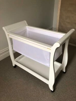 boori sleigh bassinet white