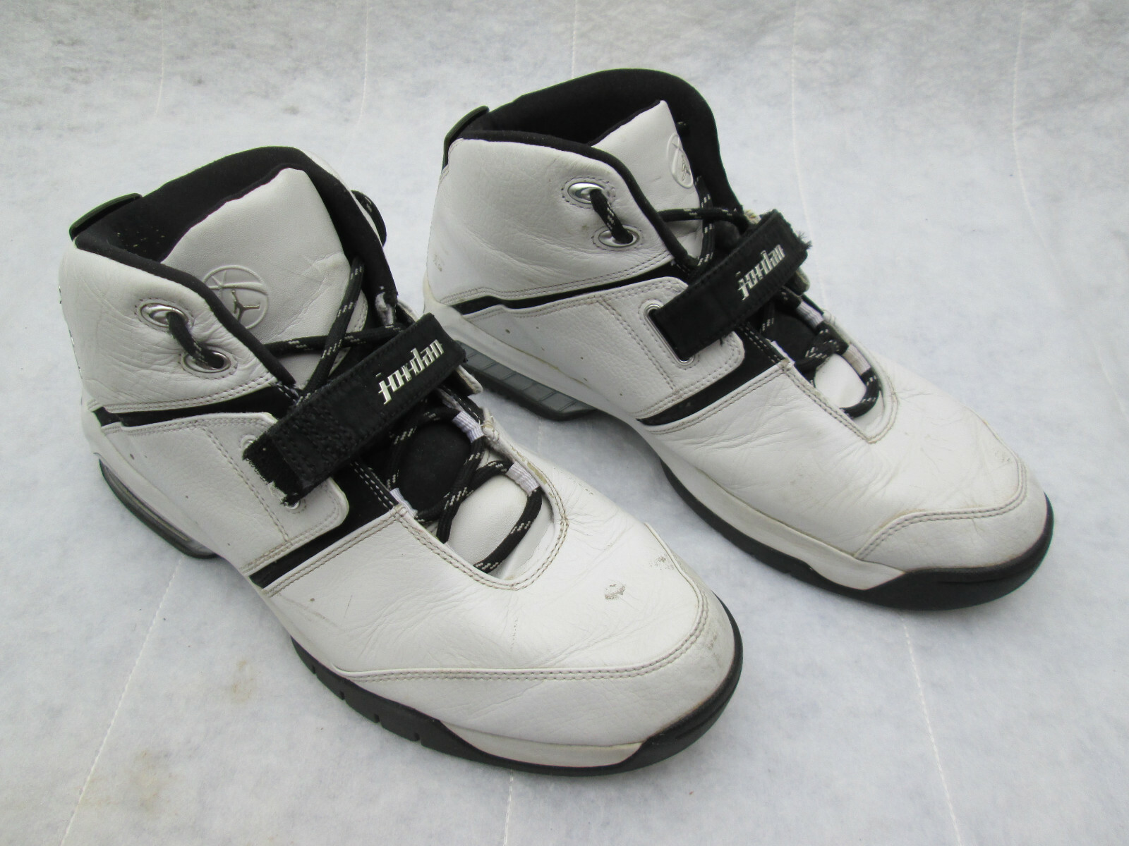 Nike Size 11 Jordan Team Reign White Silver Black… - image 1