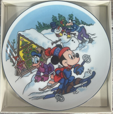 Schmid Walt Disney Mickey Mouse 1985 Collector Christmas Plate Snow Biz