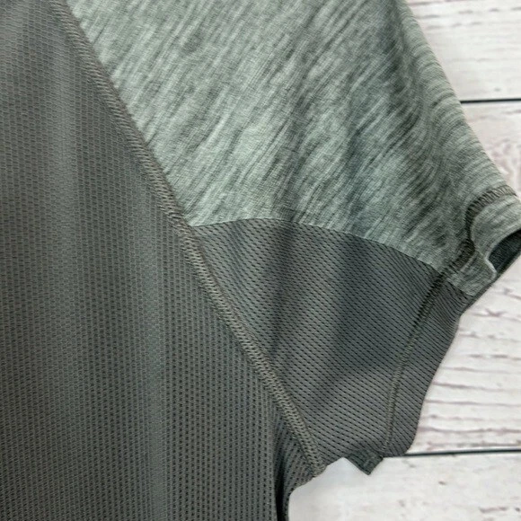 athleta tee top forerunner breathable zip pocket shirt