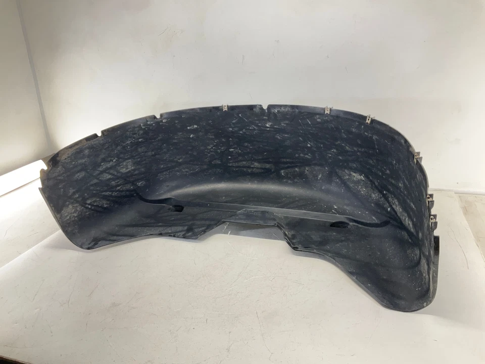 Защитный брызговик на заднюю правую четверть внутренней облицовки рулевой рубки 12–18 Ram 1500 с двойной кабиной - Изображение 3 из 4