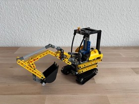 LEGO&reg; Technic Compact Excavator / Set 8047 | Used