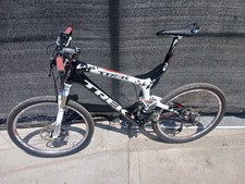2010 Trek Top Fuel 9.8  Full suspension, Carbon Fiber  frame/seat post/Handlebar