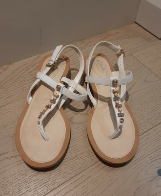 clarks ladies white sandals